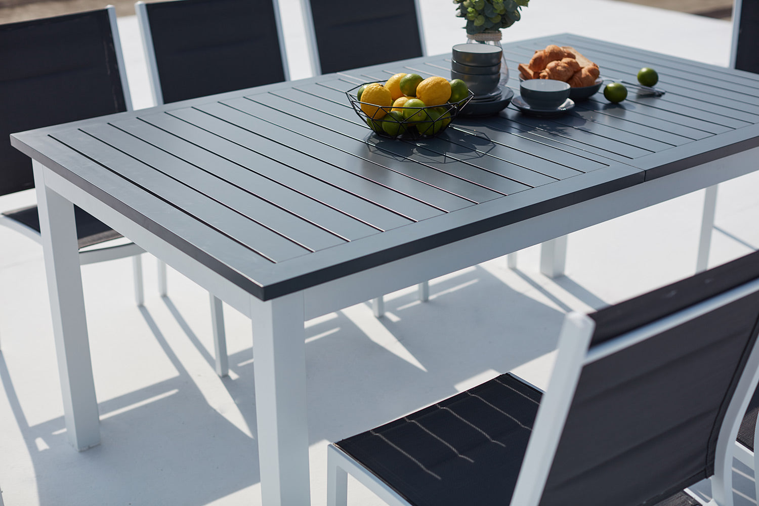 AREZZO Hank Decor