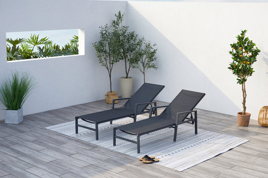 BARI Hank Decor