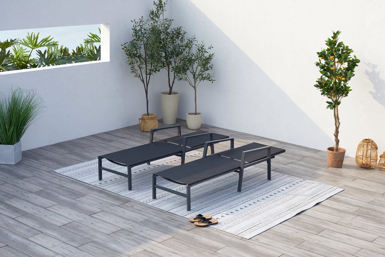 BARI Hank Decor